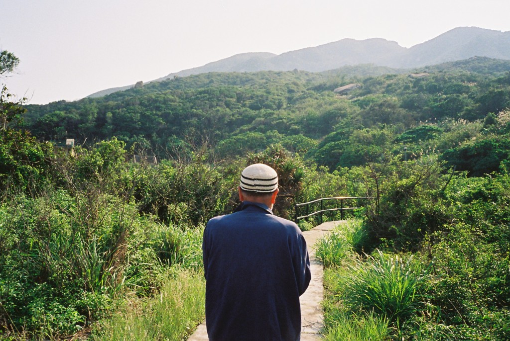 Fig. 3.1-3.2: Akio Suzuki, performance, Tung O and Motat village, Soundpocket Festival, Hong Kong, 2009. Credit: Soundpocket, Hong Kong.