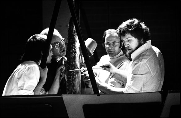 Fig. 5.2: Mikrophonie I (1964), performed by Aloys Kontarsky, Harald Bojé, Péter Eötvös, Joachim Krist. Rencontres Internationales de Musique Contemporaine, Theater in Metz, Nov. 1973. Credit: Bernard Perrine.